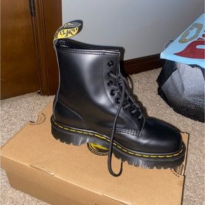 Dr martins size 7 worn once